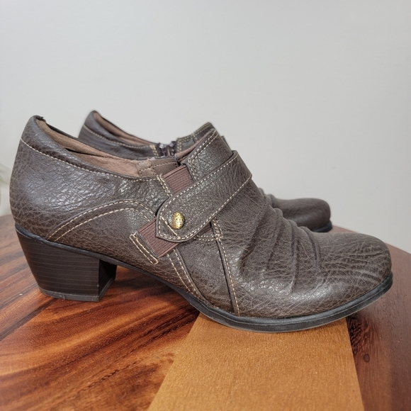Natural Soul Brown Booties Size 8.5 Ankle Boots Vegan Leather Comfy - Picture 4 of 16